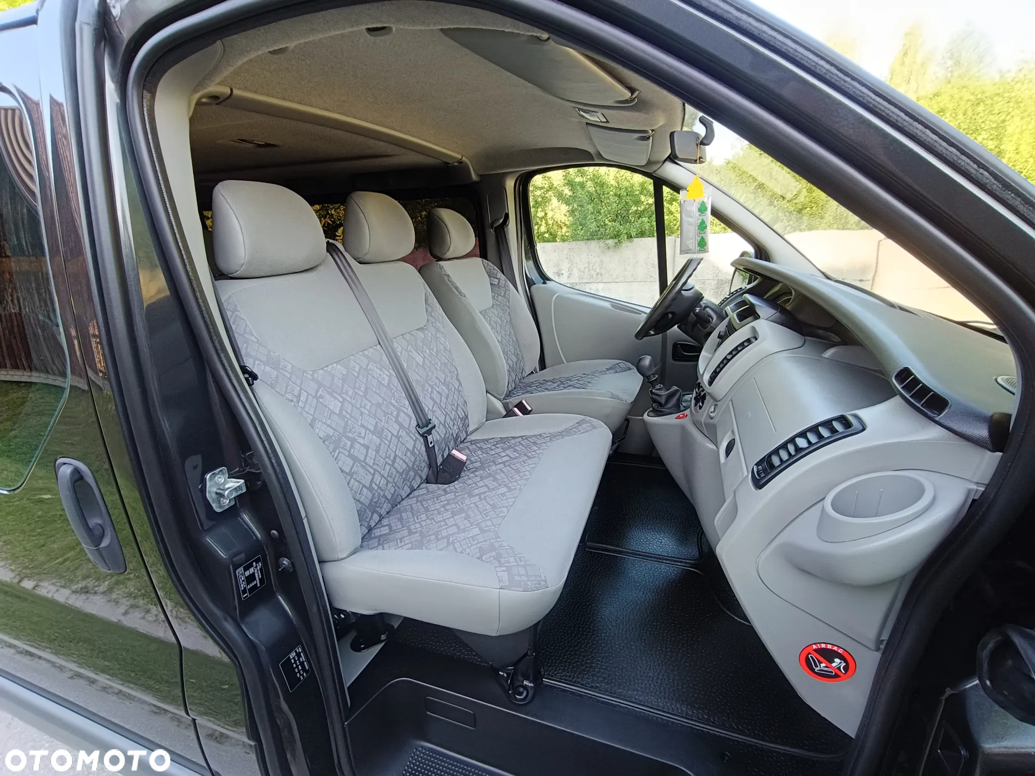 Opel Vivaro L2H1 2.9t - 30