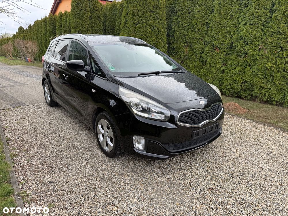 Kia Carens - 2