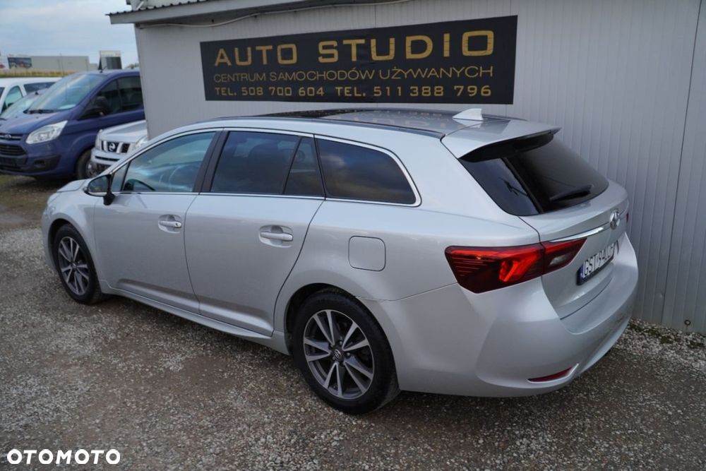 Toyota Avensis - 35