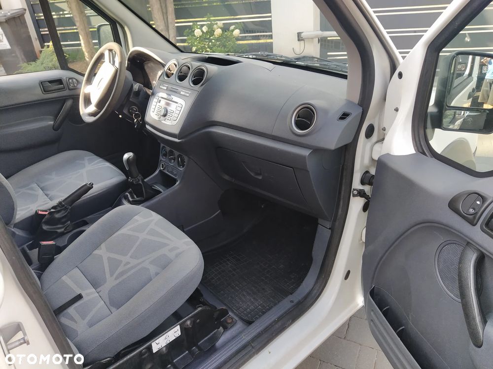 Ford Transit Connect - 17