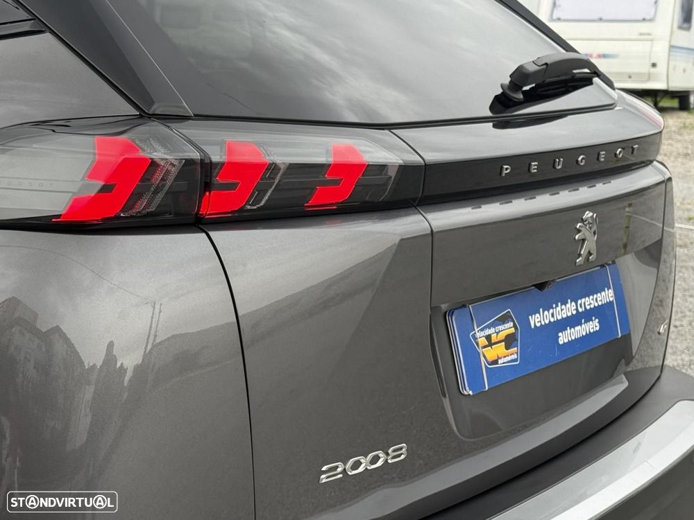Peugeot 2008 1.2 PureTech GT - 12