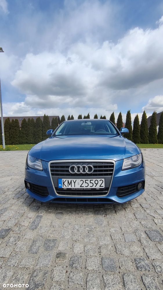 Audi A4 Limousine - 1