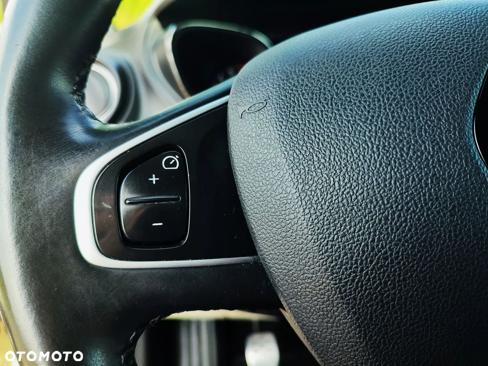 Renault Captur - 23