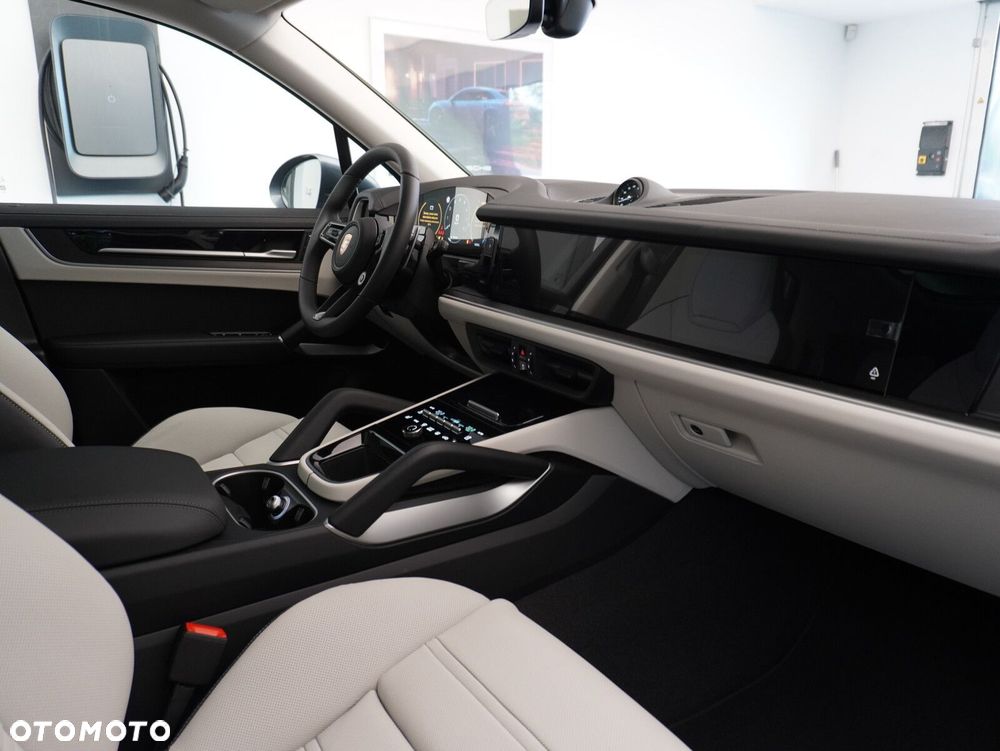 Porsche Cayenne Black Edition - 32
