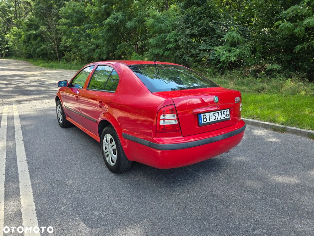 Skoda Octavia 1.6 Ambiente - 6