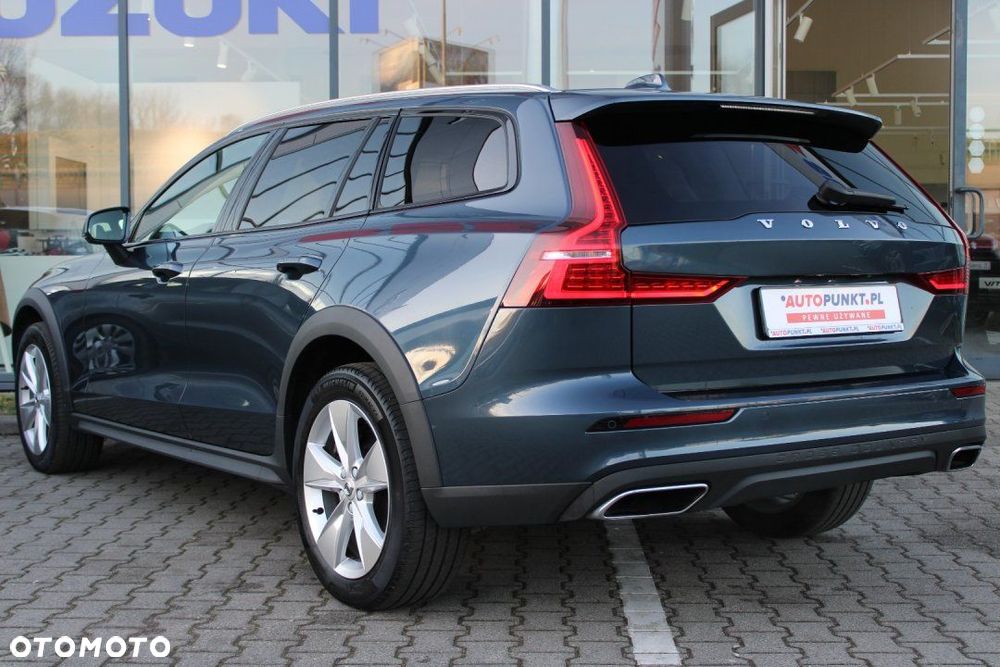 Volvo V60 Cross Country - 7
