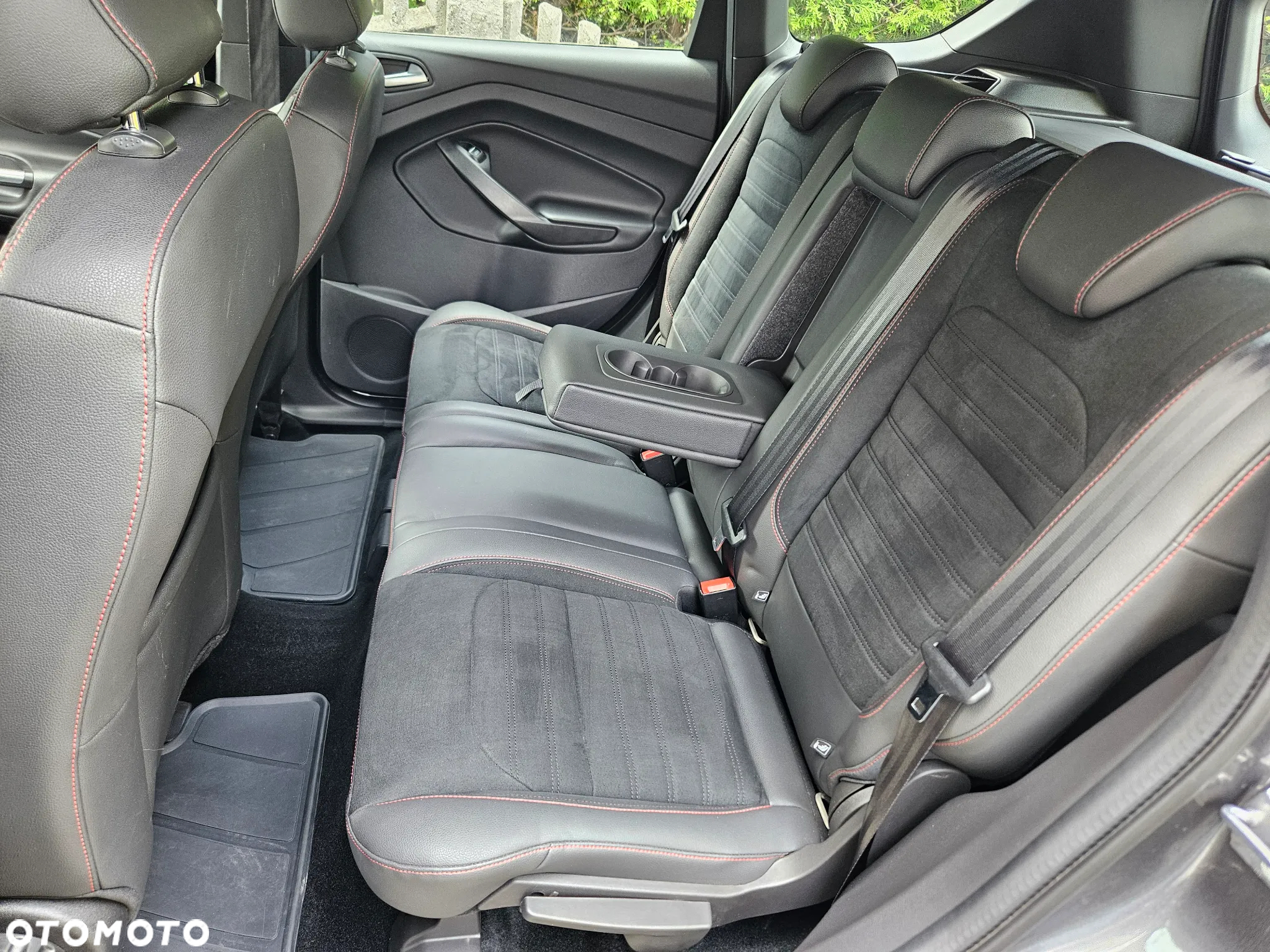 Ford Kuga 1.5 EcoBoost 2x4 ST-Line - 12