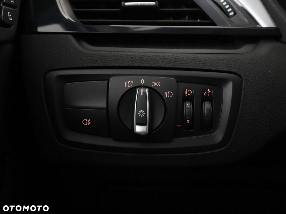 BMW X1 sDrive16d - 33