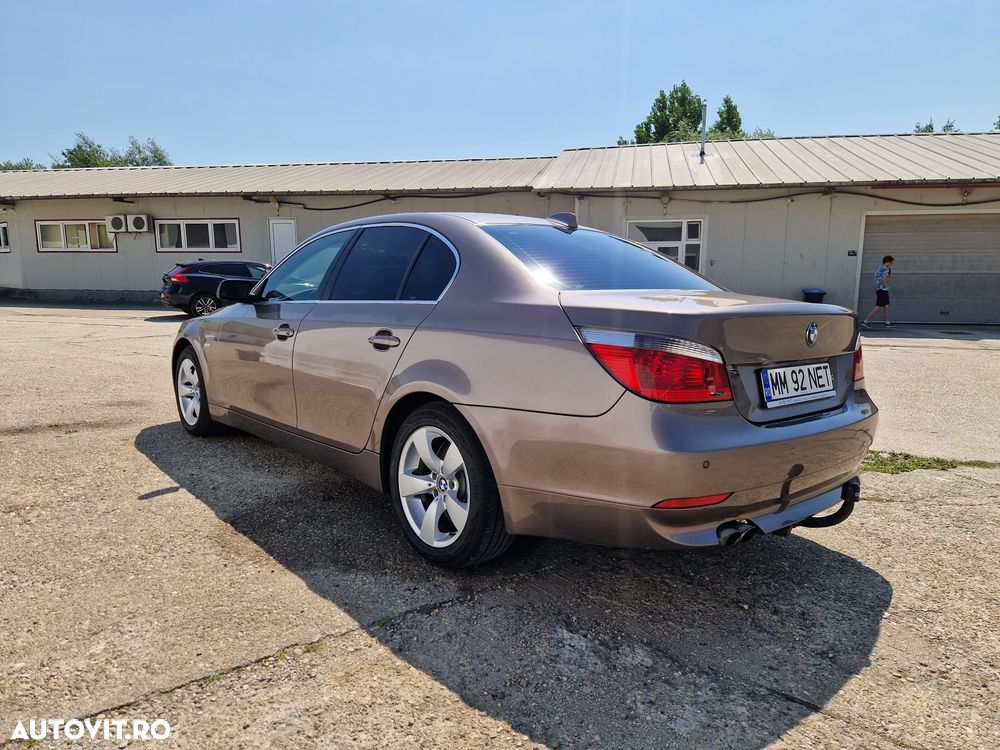 BMW Seria 5 523i - 2