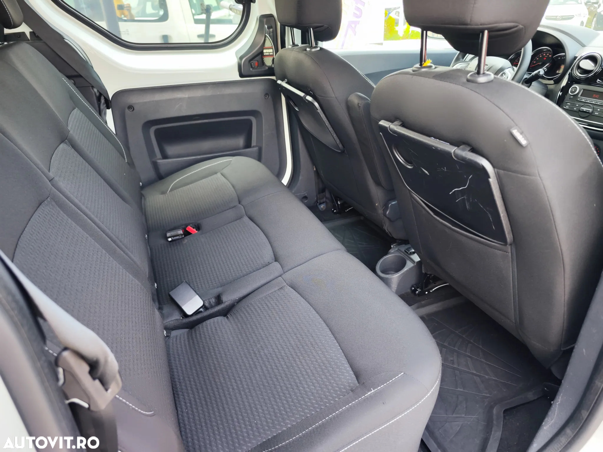Dacia Dokker 1.5 Blue dCi Laureate - 13