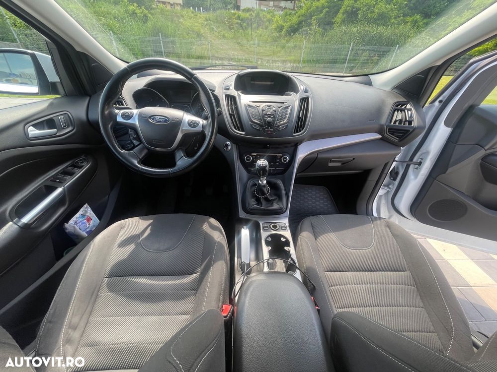 Ford Kuga 2.0 TDCi 2x4 Trend - 6
