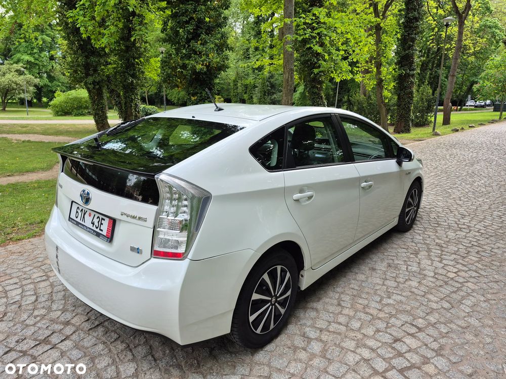 Toyota Prius (Hybrid) Executive - 7