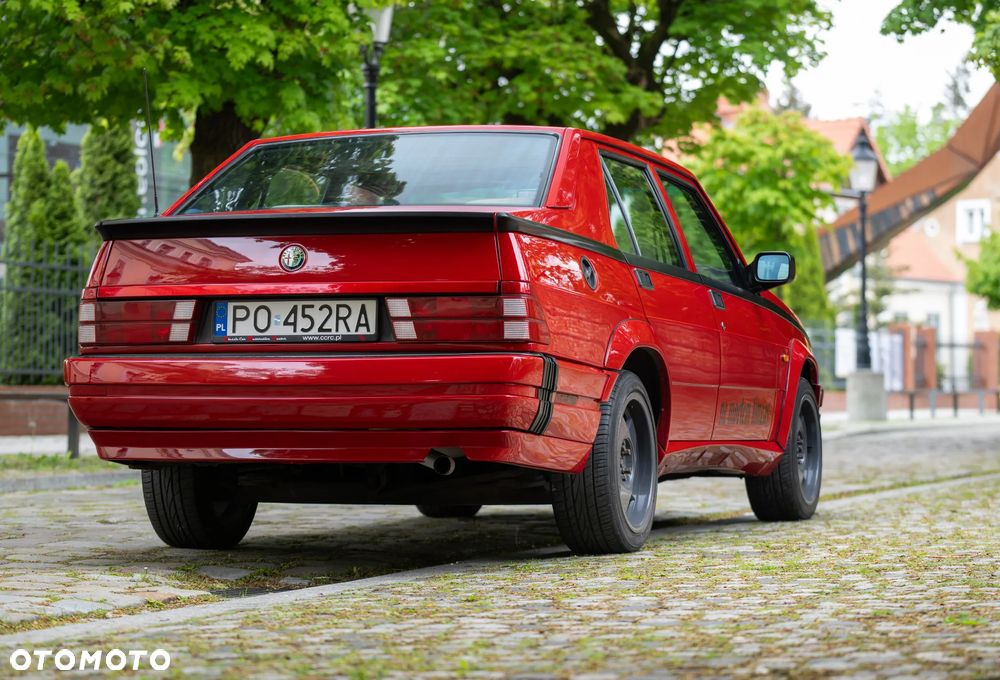 Alfa Romeo 75 - 13
