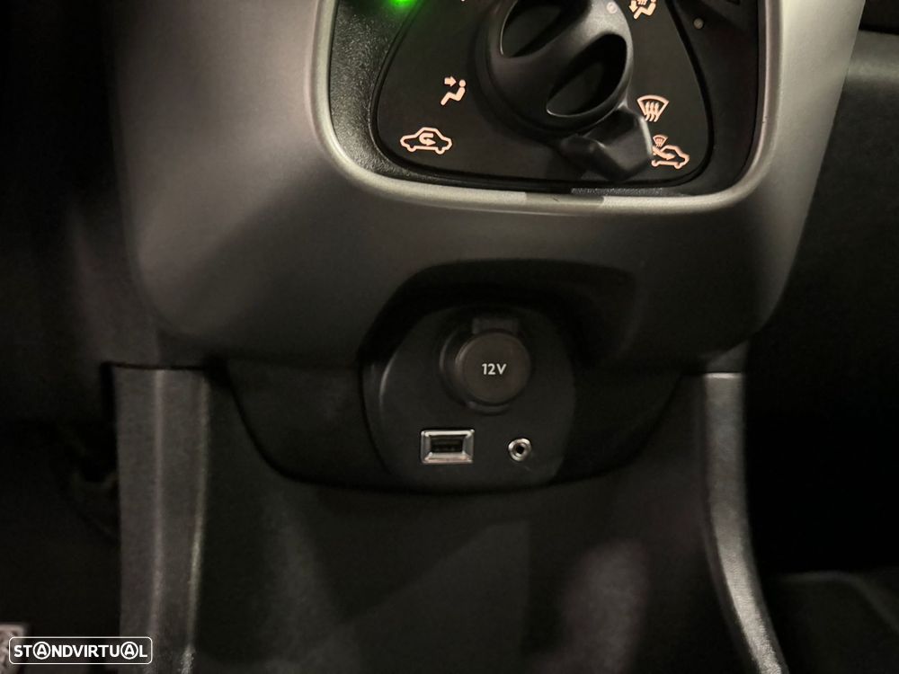Toyota Aygo 1.0 X-Play+AC+X-Touch - 33