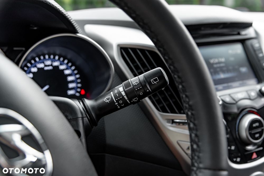 Hyundai Veloster 1.6 GDI Premium - 34
