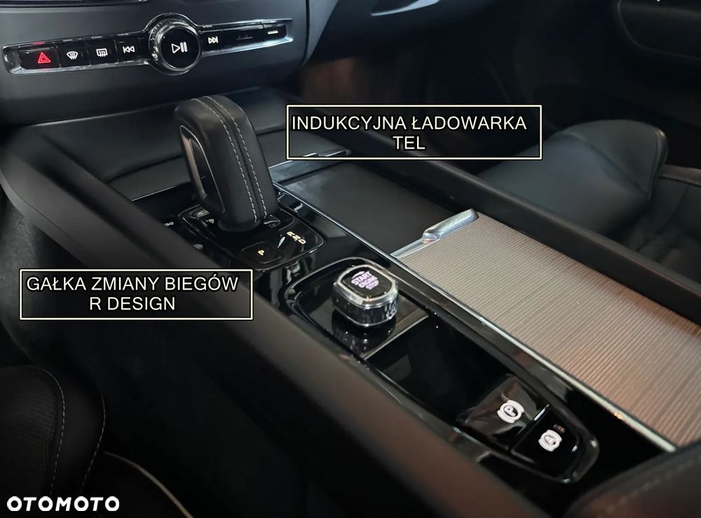 Volvo XC 60 B4 D AWD Plus Dark - 17