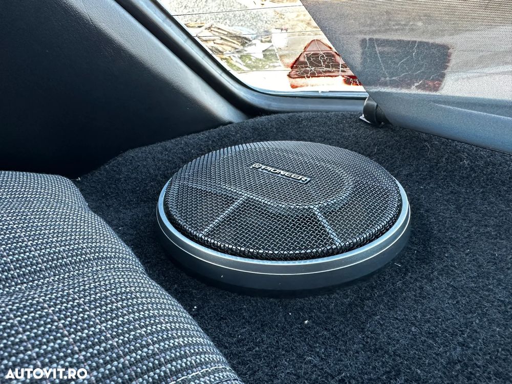 Mercedes-Benz W123 - 32