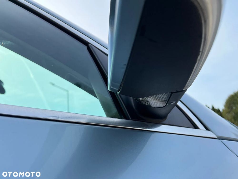 Volkswagen Passat 2.0 TDI DSG Highline - 26