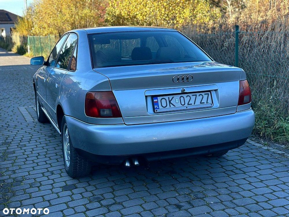 Audi A4 Limousine - 3