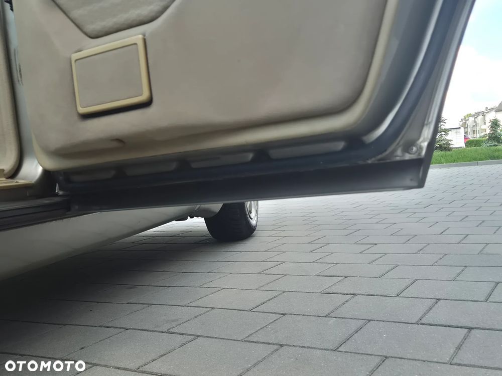 Mercedes-Benz W124 (1984-1993) - 37