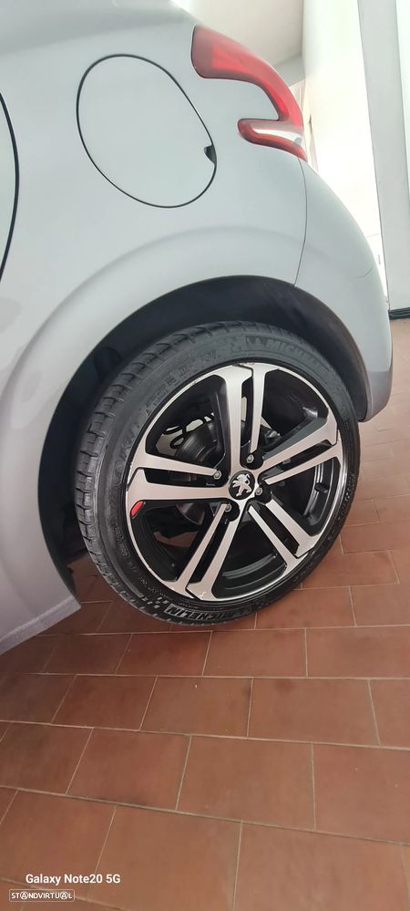 Peugeot 208 1.2 PureTech GT Line - 14