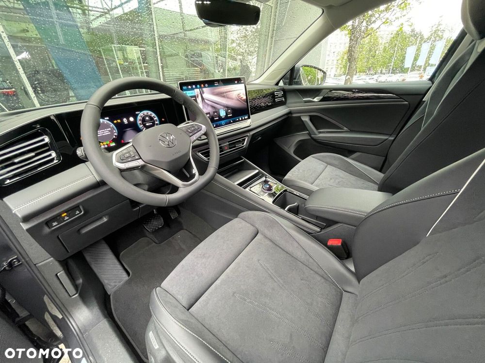 Volkswagen Tiguan - 12