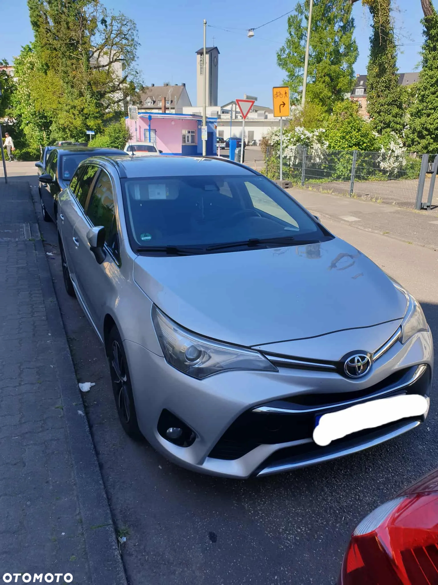 Toyota Avensis - 2