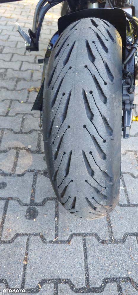 Yamaha FZ8 - 16