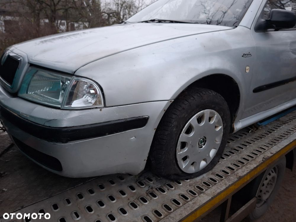 Reflektor Skda Octavia1 lift