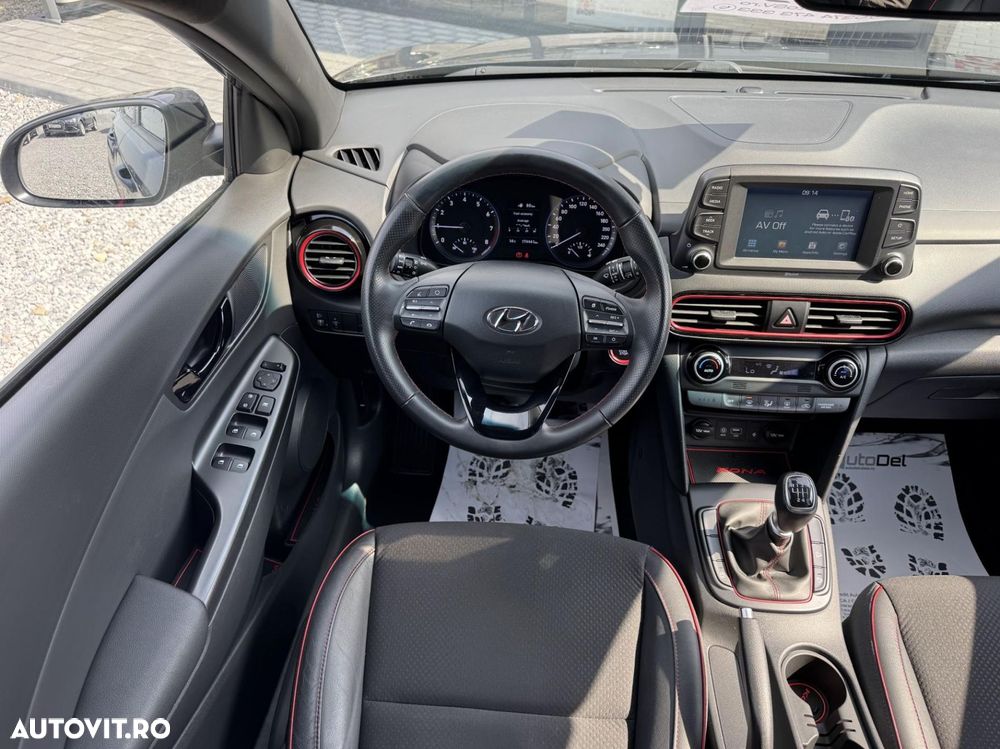 Hyundai KONA - 7