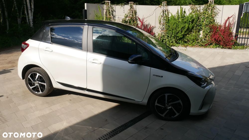 Toyota Yaris Hybrid 100 Selection Platinum - 5