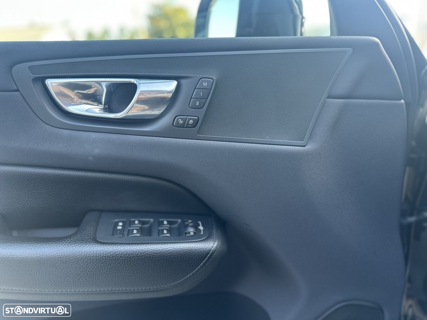 Volvo XC 60 T8 Twin Engine AWD Geartronic Momentum - 22