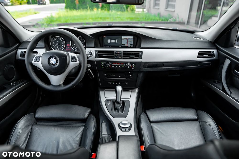 BMW Seria 3 330xi - 21