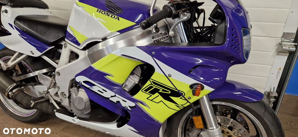 Honda CBR - 3