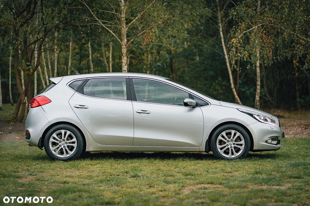 Kia Ceed 1.6 GDI Dream Team Edition - 5
