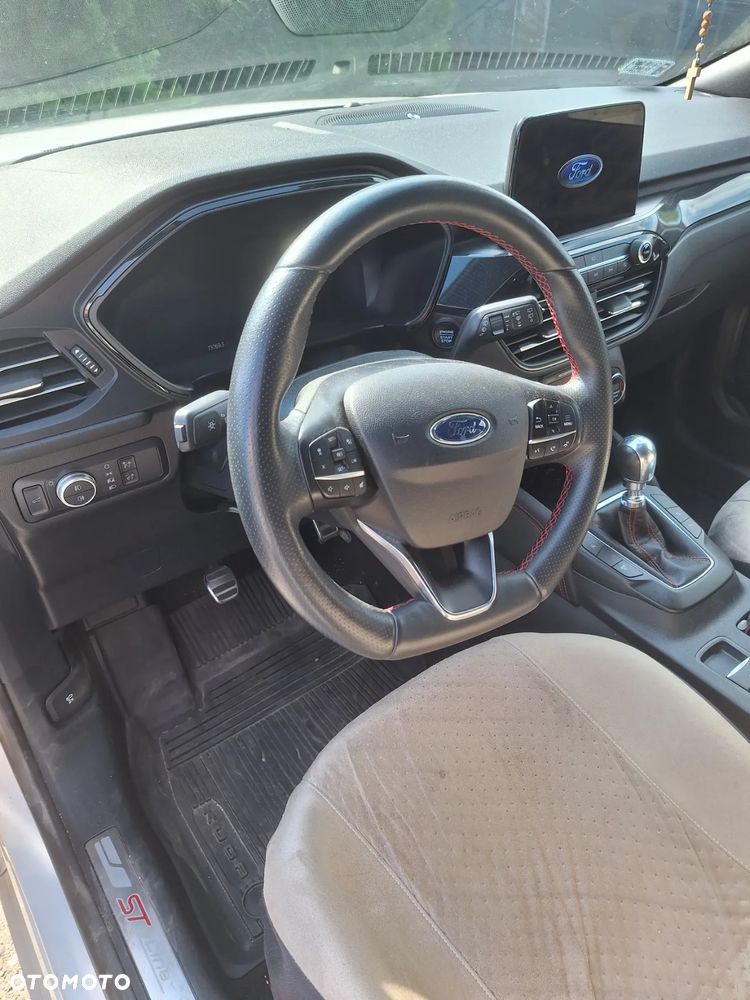 Ford Kuga 2.0 TDCi FWD ST-Line - 4