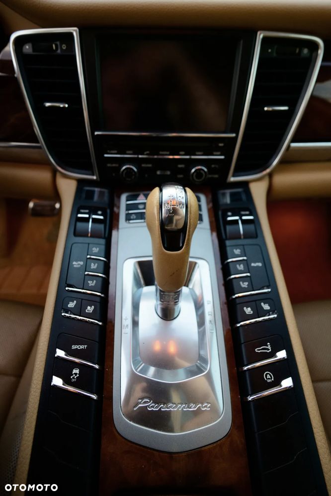Porsche Panamera - 15