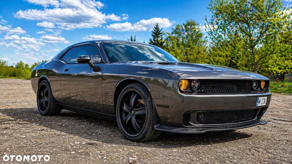 Dodge Challenger - 1