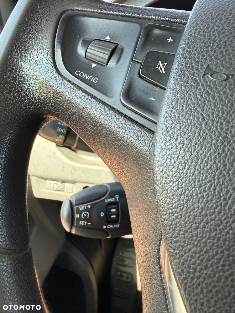 Opel Vivaro - 12