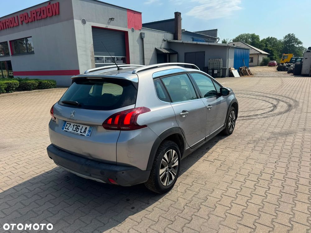 Peugeot 2008 PureTech 110 GPF Stop&Start EAT6 Allure - 4