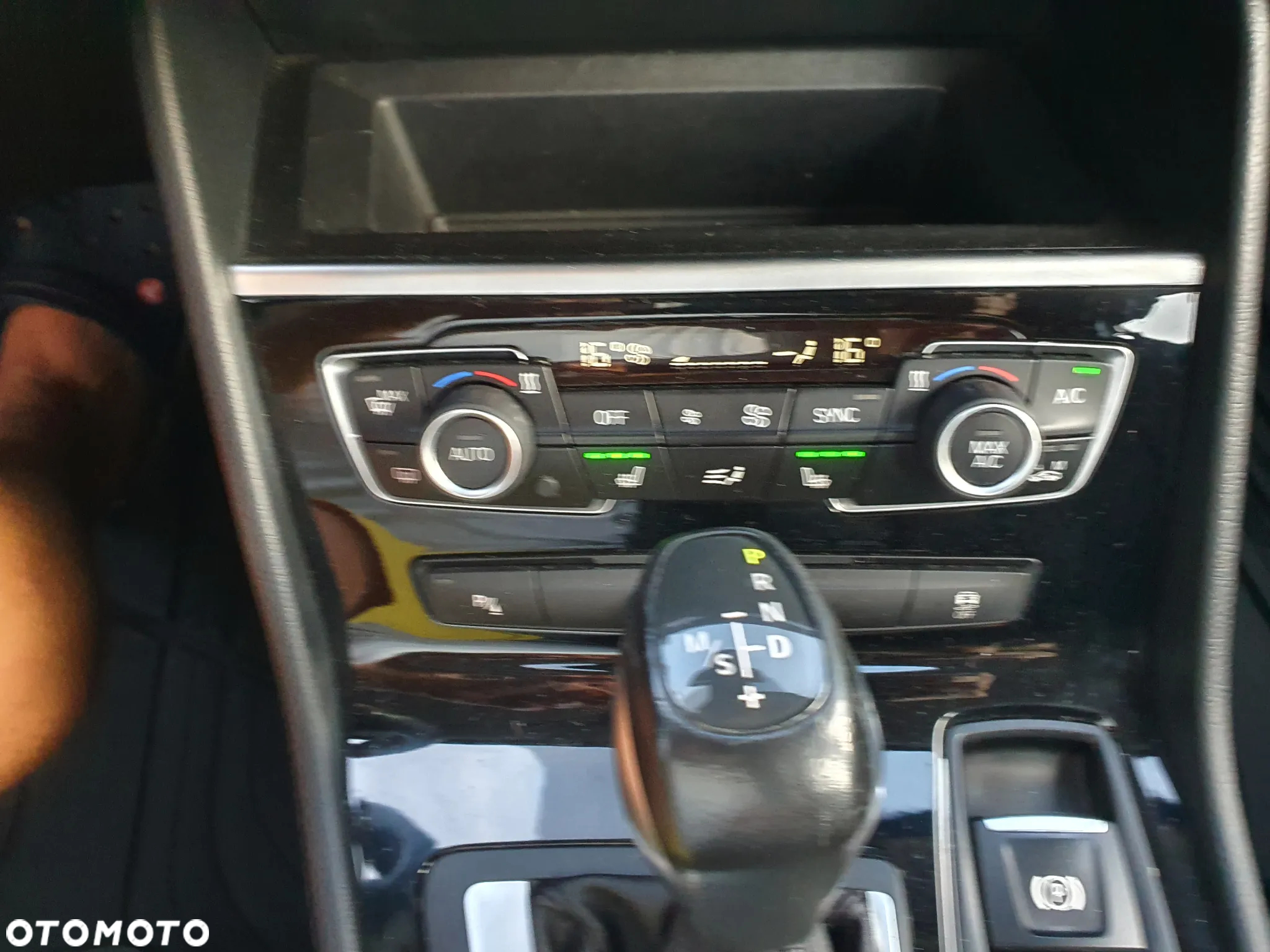 BMW Seria 2 216d Active Tourer - 15