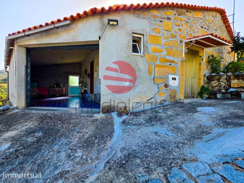 MORADIA T2 C/ GARAGEM E TERRENO - Grande imagem: 2/26