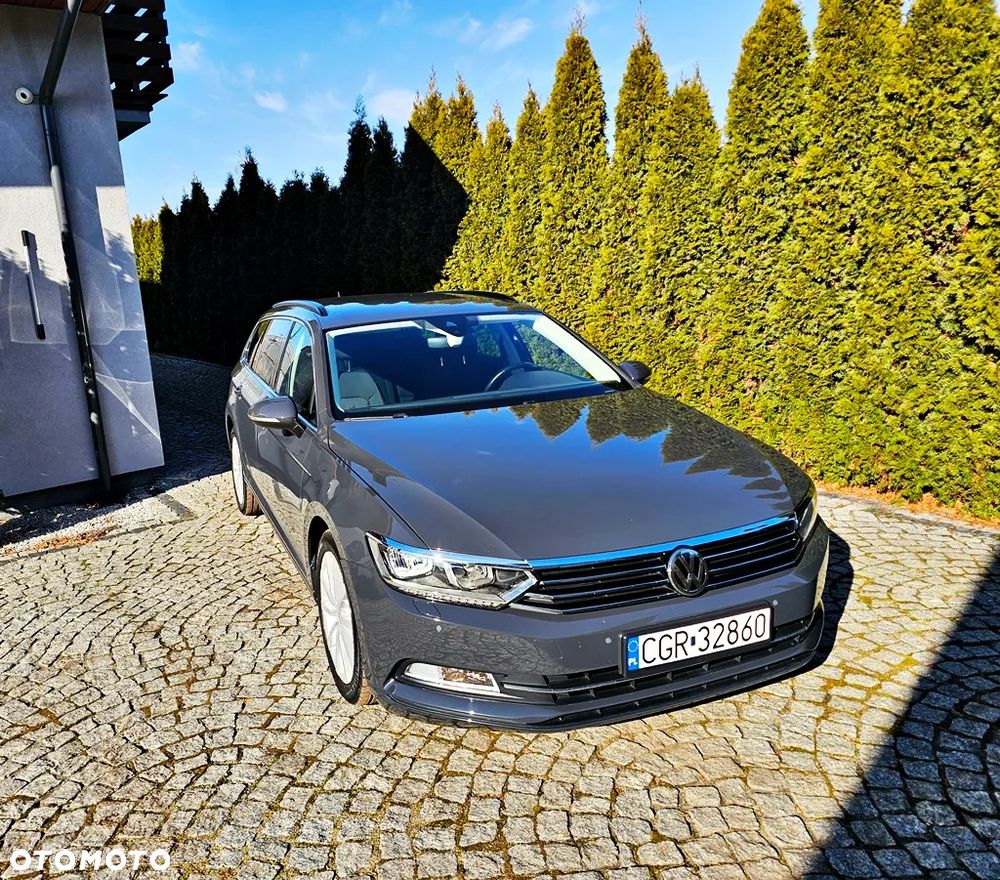 Volkswagen Passat - 12