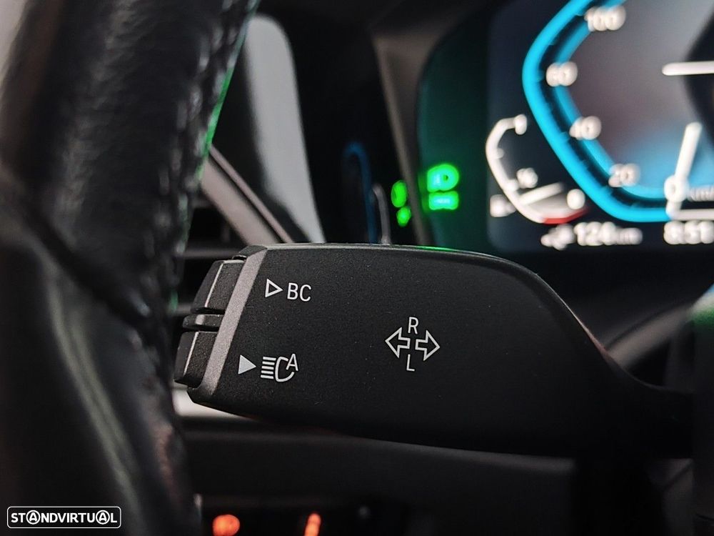 BMW 320 e Touring Auto - 32