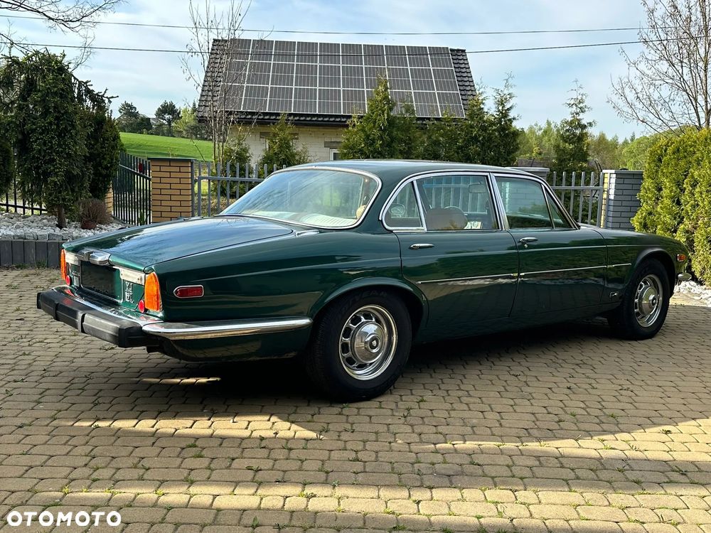 Jaguar XJ - 1