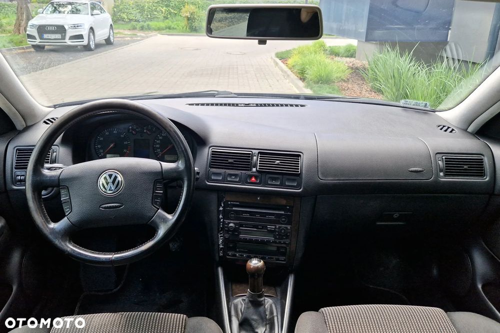Volkswagen Golf - 11