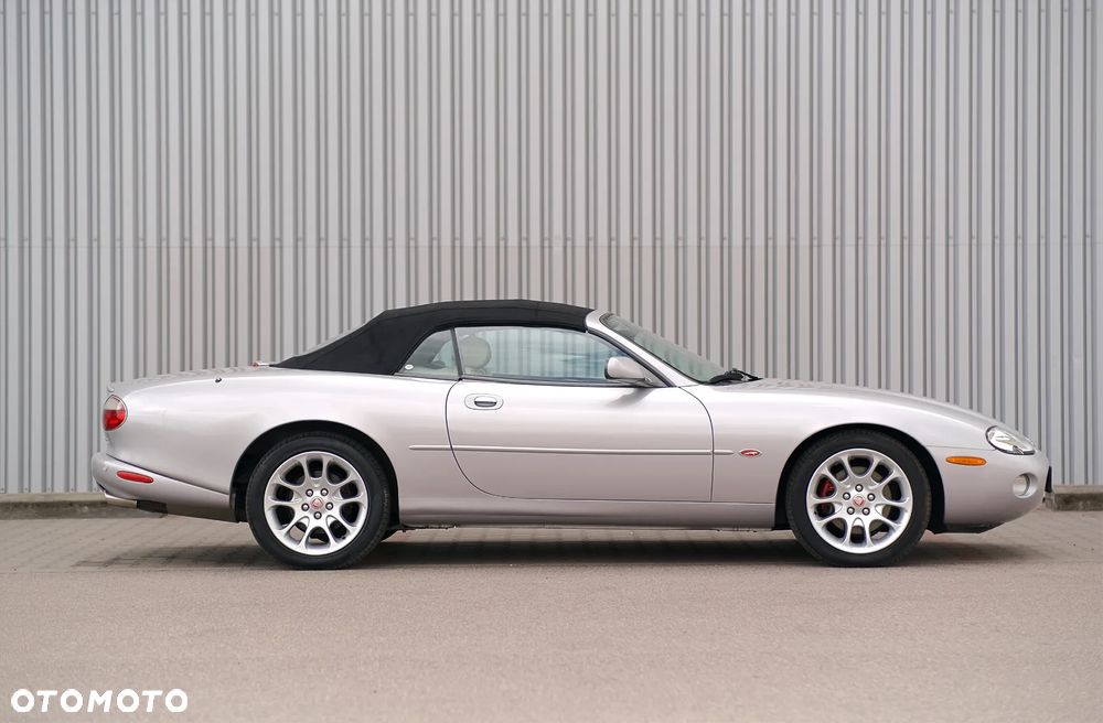 Jaguar XK8 - 33