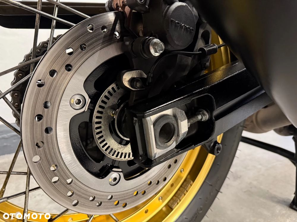 Suzuki V-STROM - 16