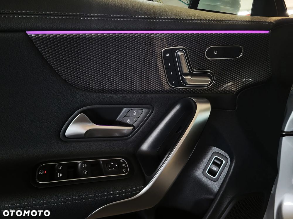 Mercedes-Benz CLA 250 Progressive 7G-DCT - 25