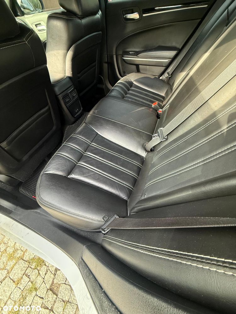 Chrysler 300s - 12